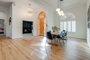 Maison (5 Bedrooms) | Intérieur