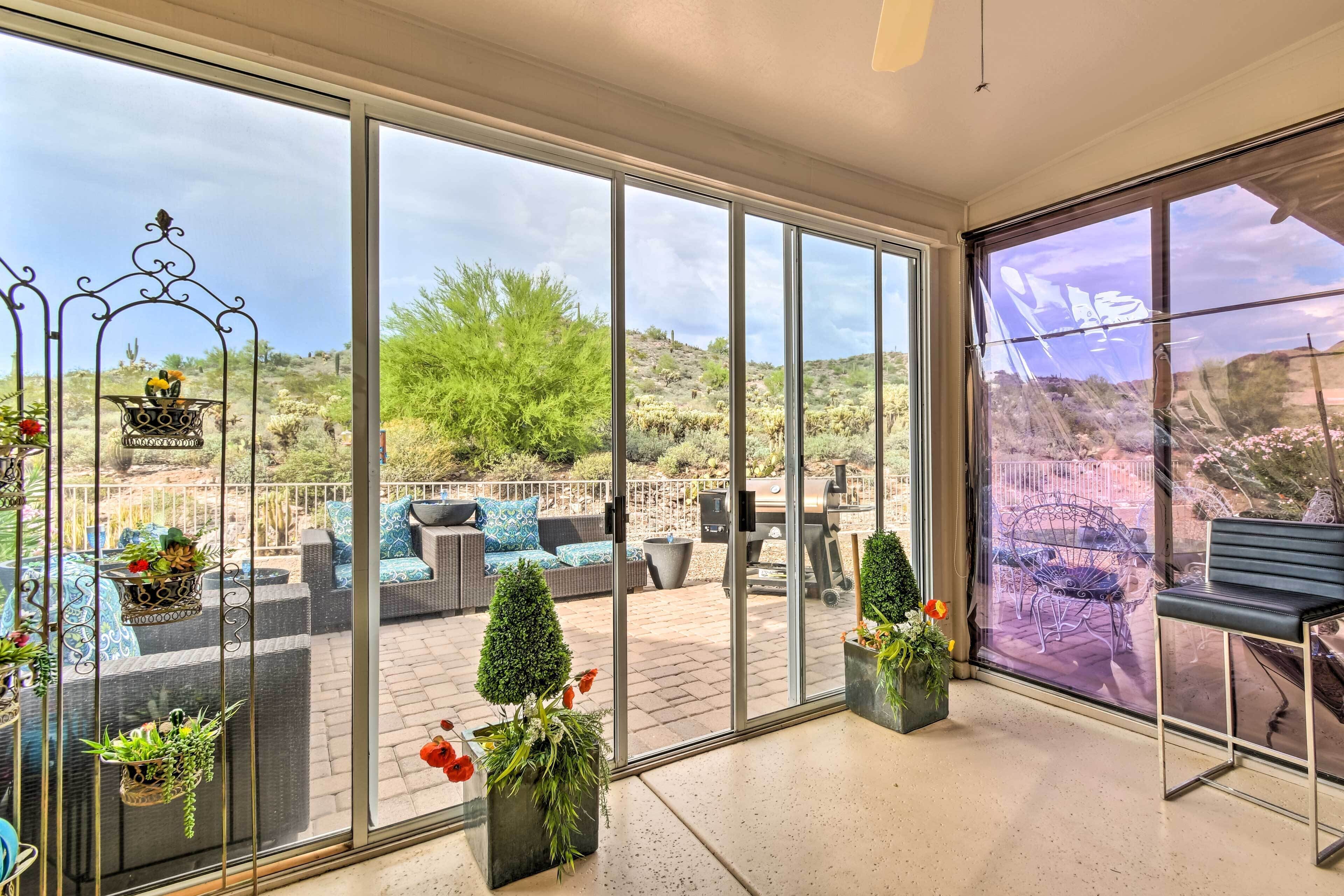 تلفزيون، مدفأة، مشغل دي في دي، وحدة شحن آي بود