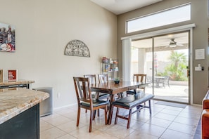 House (3 Bedrooms) | Interior