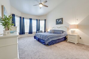 Interior - Private Pool & Patio: Family Retreat in Mesa (Mesa)