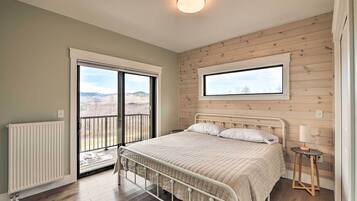 House (4 Bedrooms) | 4 bedrooms, bed sheets