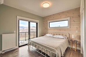 House (4 Bedrooms) | 4 bedrooms, bed sheets - Secluded Kingfield Abode w/ Idyllic Mtn Views (Kingfield)