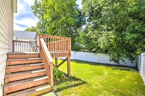 House (3 Bedrooms) | Interior - Welcoming Abode w/ Yard ~ 1 Mi to Dtwn Apex! (Apex)