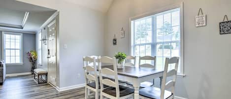 House (3 Bedrooms) | Interior