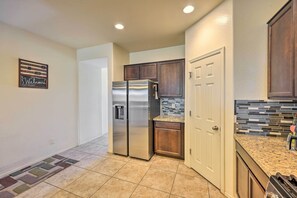 Interior - Glendale Retreat: Walk to State Farm Stadium! (Glendale)