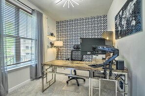 Apartment (2 Bedrooms) | Interior - Tasteful Durham Townhome - 6 Mi to Downtown! (Durham)