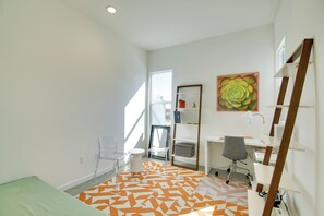 House (3 Bedrooms) | Interior - Modern Oasis w/ Mtn-view Pool Deck - Walk Downtown (Palm Springs)