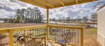 Lakefront Wetumpka Escape w/ Furnished Deck!