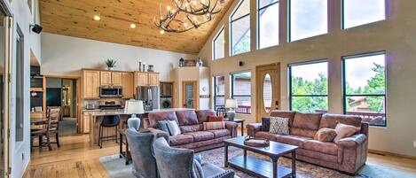 House (4 Bedrooms) | Front of property