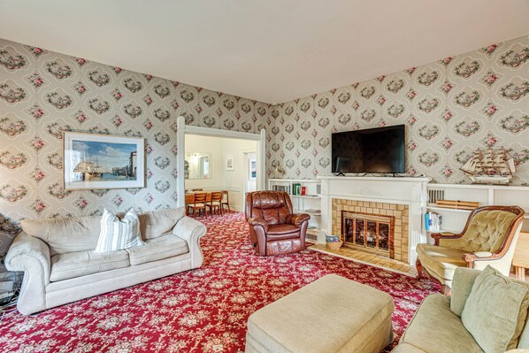 Cottage (6 Bedrooms) | Living area - Walk to Lake Michigan & Dtwn: Coastal Grand' (Ludington)