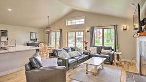 Unclassified image, 2 of 35, button - Pet-friendly Sisters Home: Hike, Bike & Ski! (Sisters)