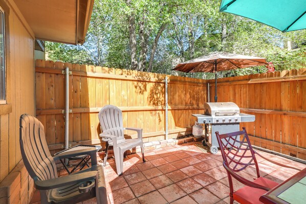 Apartment (2 Bedrooms) | Interior - Flagstaff Townhome w/ Grill ~ 3 Mi to Downtown! (Flagstaff)