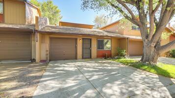 Apartment (2 Bedrooms) | Bahagian dalam