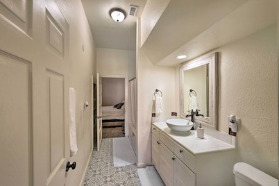 Riverside House w/ Yard ~ 1 Mi to Downtown!
