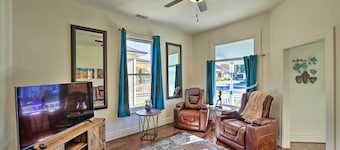 河畔之家附庭院 ~ 距離市中心 1 英里度假屋