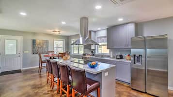 House (3 Bedrooms) | Front of property