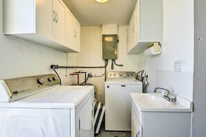 Interior - Venice Vacation Rental w/ Pool, Near Beaches (Venice)