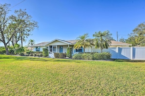 House (2 Bedrooms) | Interior - Venice Vacation Rental w/ Pool, Near Beaches (Venice)