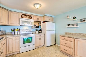 Interior - Venice Vacation Rental w/ Pool, Near Beaches (Venice)