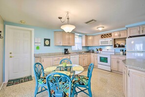 Interior - Venice Vacation Rental w/ Pool, Near Beaches (Venice)