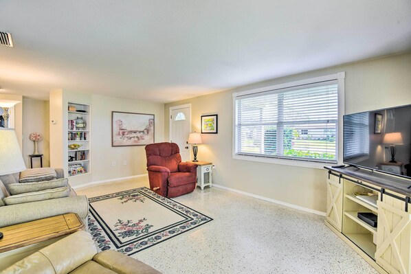 Interior - Venice Vacation Rental w/ Pool, Near Beaches (Venice)