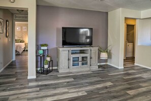 Interior - Charming Surprise Home w/ Patio & Central Location (Surprise)