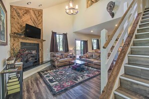 Fireplace - Serene Cabin: Coconino Nat'l Forest View! (Heber)