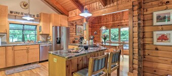 'cold Mountain Reflections' Cabin w/ Game Room!