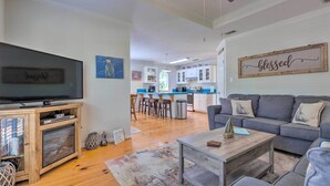 Interior - Charming Dauphin Island Home ~ 1 Mi to Beach! (Dauphin Island)