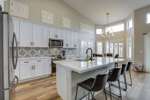 House (4 Bedrooms) | Interior - Heated Pool, 2 Mi to Dtwn: Central Peoria Home! (Peoria)