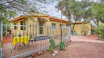 House (1 Bedroom) | Outdoor dining