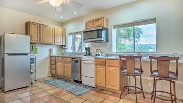 House (1 Bedroom) | Interior