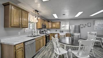 House (Multiple Bedrooms) | Interior