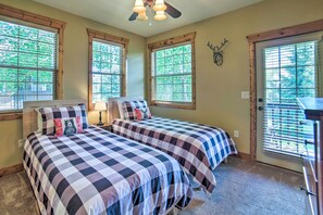 Apartment (3 Bedrooms) | 3 bedrooms, desk, laptop workspace, iron/ironing board - Cozy Driggs Condo ~ 40 Mi to Grand Teton NP! (Driggs)