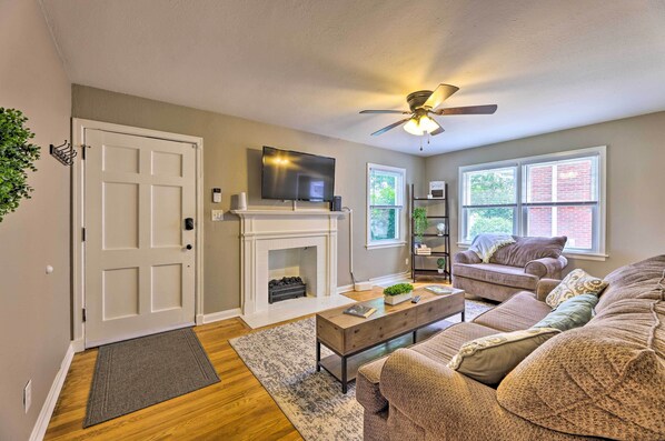House (3 Bedrooms) | Interior - Charming Charleston Home w/ Yard & Fire Pit! (Charleston)