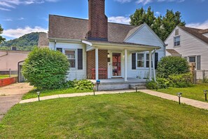 House (3 Bedrooms) | Interior - Charming Charleston Home w/ Yard & Fire Pit! (Charleston)