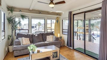House (1 Bedroom) | Interior