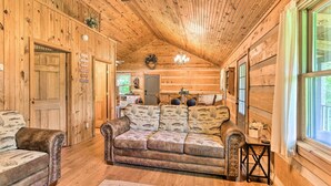 Living area - Lakefront Log Cabin w/ Fire Pit & Gas Grill! (Leitchfield)