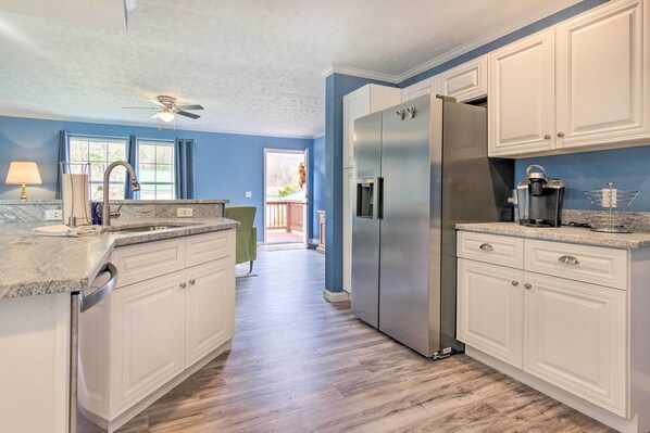 House (3 Bedrooms) | Interior