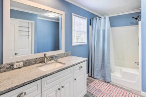 House (3 Bedrooms) | Interior - Mountain-view Zirconia Home: Walk to Lake Summit! (Zirconia)