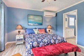 House (3 Bedrooms) | Interior - Mountain-view Zirconia Home: Walk to Lake Summit! (Zirconia)