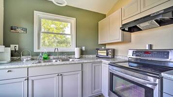 Cottage (2 Bedrooms) | Interior