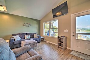 Cottage (2 Bedrooms) | Interior - Bean Station Cottage: Unobstructed Lake Views (Bean Station)