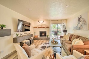 Apartment (1 Bedroom) | Wohnbereich