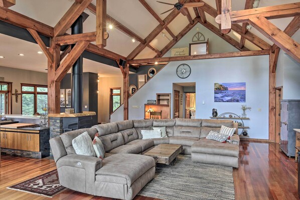 House (3 Bedrooms) | Interior