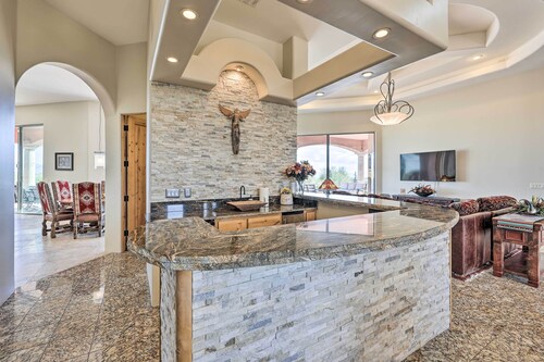 Backyard Oasis! Mtn-view Family Gem in Scottsdale