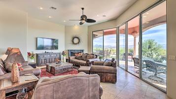 Villa (6 Bedrooms) | Interior