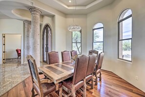 Villa (6 Bedrooms) | Interior