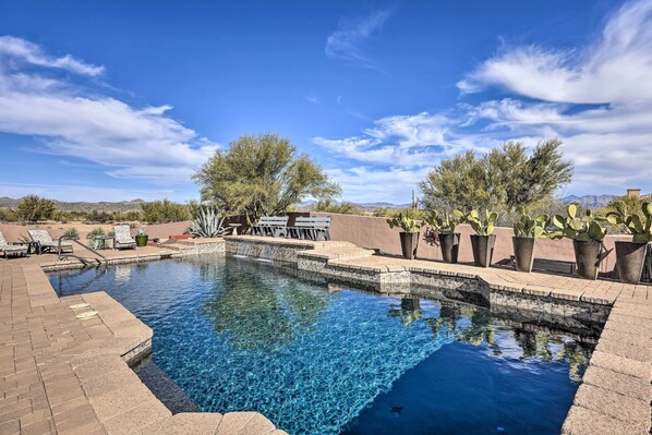 Villa (6 Bedrooms) | Interior - Mtn-view Gem w/ Pool, BBQ & Fire Pit in Scottsdale (Scottsdale)