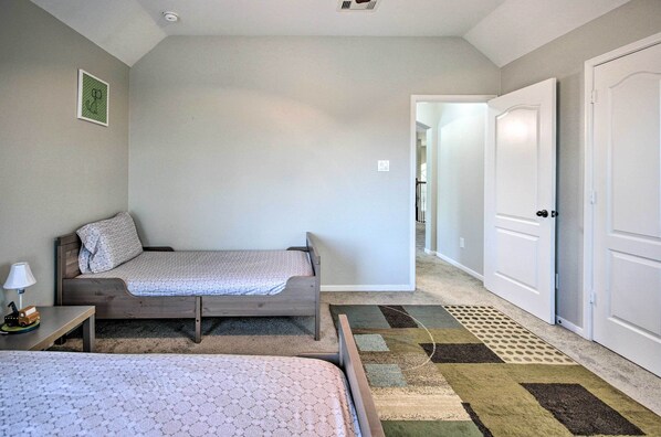 House (5 Bedrooms) | Interior